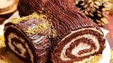Bûche De Noël (Chocolate Yule Log Cake)
