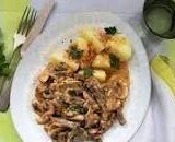 Beef stroganoff, il manzo nel classico russo di Sophie Dahl