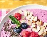 Berry Smoothie Bowl with Yogurt