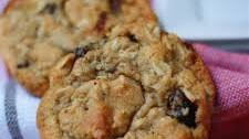 Best Ever Cinnamon Oatmeal Raisin Cookies