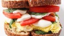 Caprese Egg and Tomato Sandwich (Healthy Breakfast)