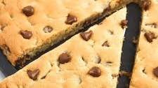 Chocolate Chip Cookie Pizza