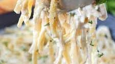 Classic Garlic Fettuccine Alfredo