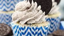 Cookies and Cream Oreo Cupcakes