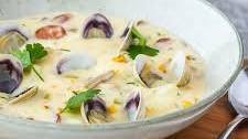 Creamy clam chowder