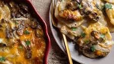 Creamy Mushroom Gravy Scalloped Potatoes