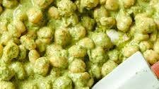 Creamy vegan pesto chickpeas