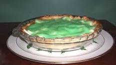 Easy Banana and Pistachio Pudding Pie