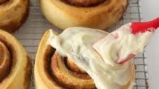 Easy Cream Cheese Frosting for Cinnamon Rolls