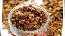 Easy Gingerbread Granola