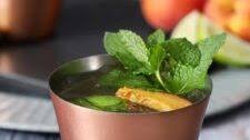 Easy Ginger Peach Moscow Mule Recipe