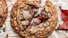 Gooey Chai Spiced Chocolate Chip Cookies