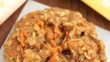 Healthy Carrot Cake Oatmeal Cookies