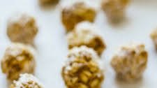 Honey Oatmeal No-Bake Energy Bites