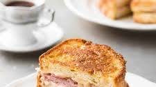 Monte Cristo Sandwich (Ham Cheese French Toast)