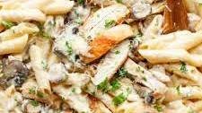 One Pot Creamy Garlic Parmesan Chicken Alfredo