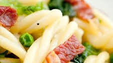 Pasta With Peas, Prosciutto and Lettuce