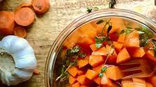quick & easy pickled carrots