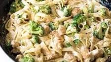 Quick & Easy Fettuccine Chicken Broccoli Alfredo