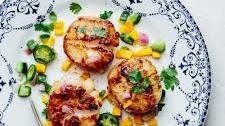 Seared scallops with mango salsa