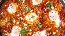 Shakshuka Recipe (Eggs Poached in Spicy Tomato Sauce)