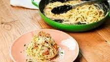 Smoked salmon carbonara