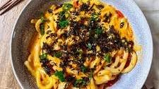 Spicy Cheesy Udon Noodles (10 minutes)