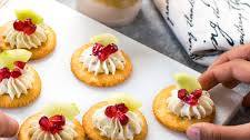 10- Minute Cucumber Cream Cheese Cracker