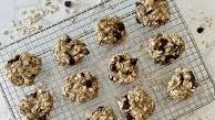 5-Ingredient Banana Oatmeal Chocolate Chip Cookies