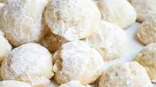 5-Ingredient Vanilla Almond Snowball Cookies