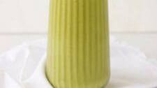 5-Minute Matcha Smoothie with Banana & Avocado