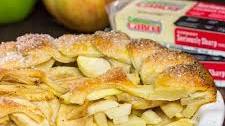 Apple Pie with Cheddar Cheese Crust