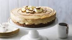 Banoffee cheesecake with chocolate sauce