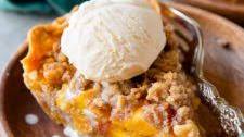 Brown Sugar Peach Crumble Pie