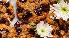 Brown butter oatmeal choc chip cookies