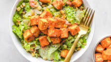 Buffalo Tofu Salad with Creamy Hemp Ranch
