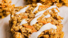 Carrot Cake Oatmeal Breakfast Bars