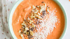 Carrot Cake Oatmeal Smoothie Bowl