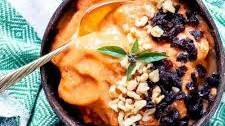 Carrot Cake Smoothie Bowl