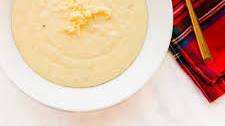 Cheesy Grits with Garlic