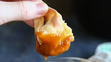 Cheesy Spinach Wontons