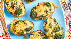 Cheesy broccoli-stuffed potatoes
