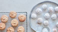 Chewy almond macaroon biscuits