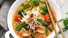 Chicken and vegetable laksa