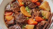 Chinese Beef Stew with Potatoes (土豆炖牛肉)