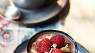 Chocolate rice pots with raspberries, honey and almonds