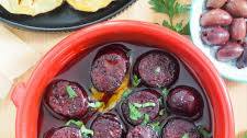 Chorizo al vino tinto (chorizo in red wine)