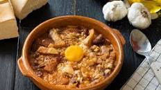 Cómo hacer sopa de ajo: receta de sopa castellana tradicional