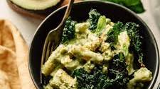 Creamy Avocado & Basil Pesto Pasta