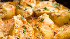 Creamy Caprese Stuffed Shells